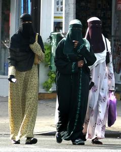 Three-Moslem-ladies